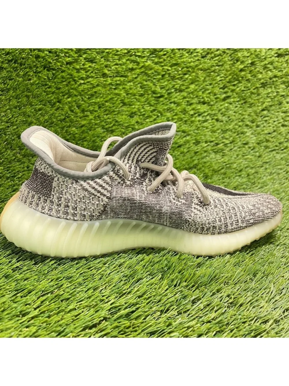 Adidas Yeezy Boost 350 V2 Mens Size 7.5 Gray Athletic Running Shoes Sneakers